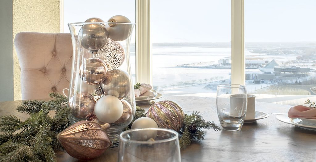 Even a coastal vacation home needs a touch of bling at Christmas