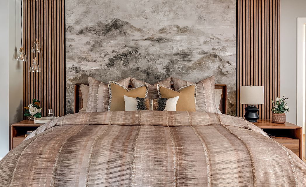 Create a monochromatic scheme, putting Universal Khaki at the center of attention. The result is a peaceful area that feels full of life.
